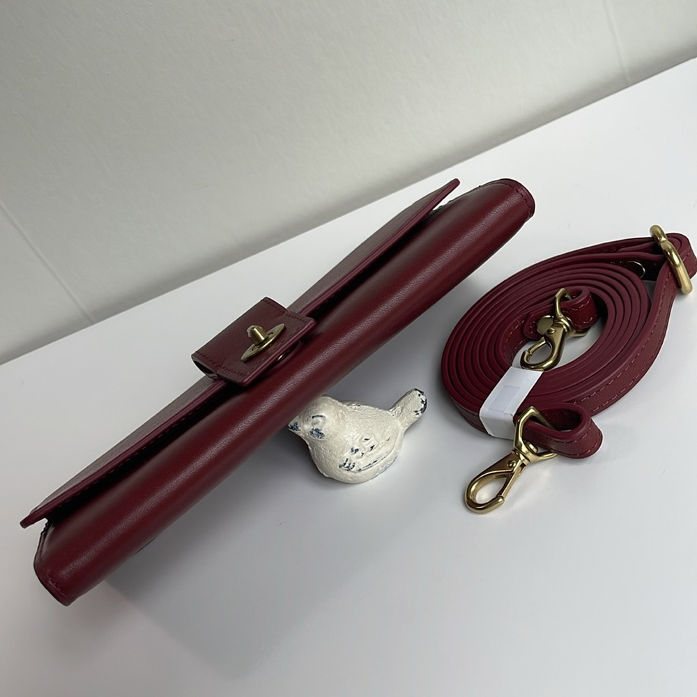 J.W. HULME Genuine Leather Turnlock Wallet Crossbody Bag - Picture 13 of 16